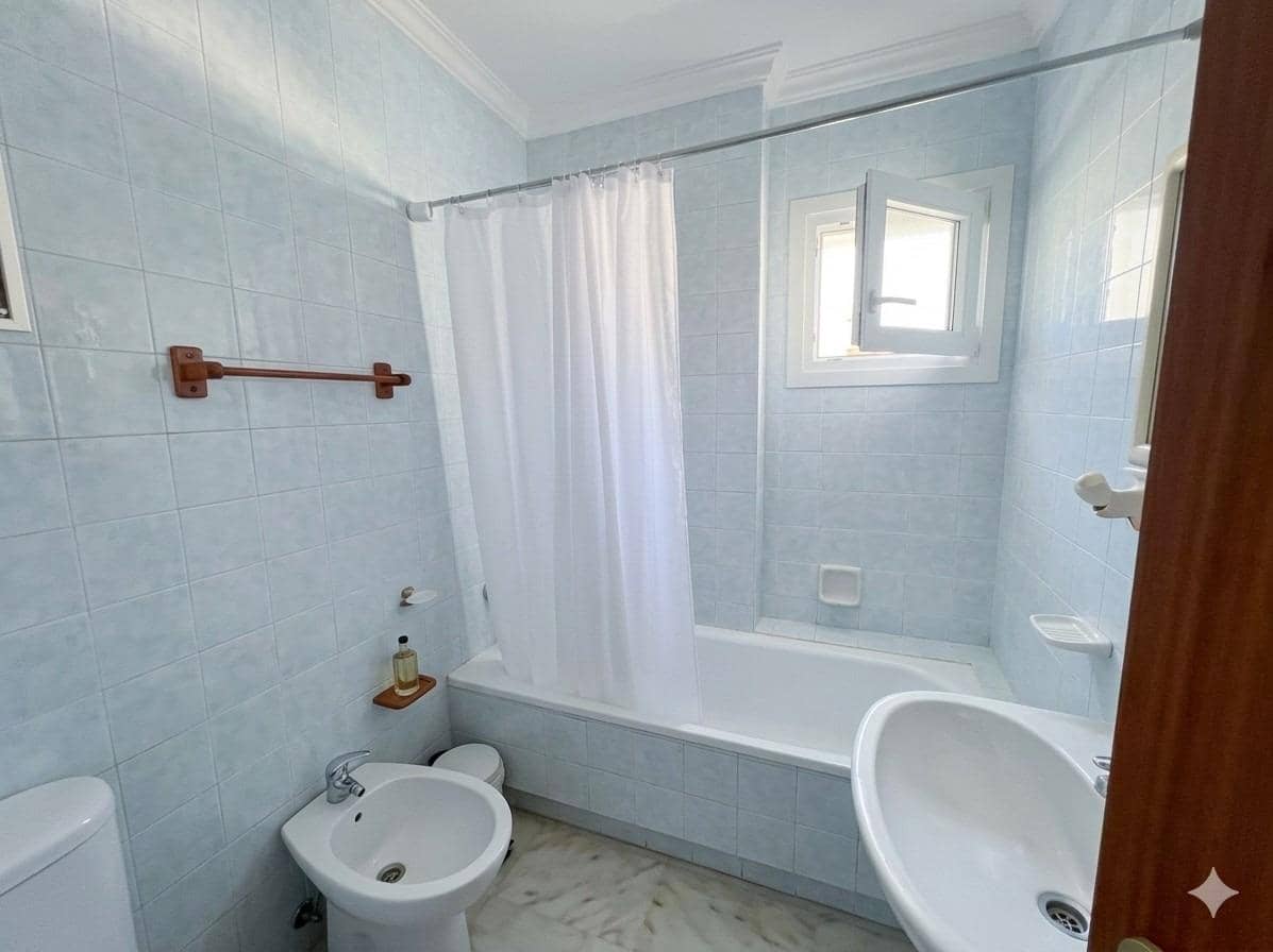 4 bedroom Semi-detached Villa for sale in Torremolinos with garage - € 589,000 (Ref: 10019281)