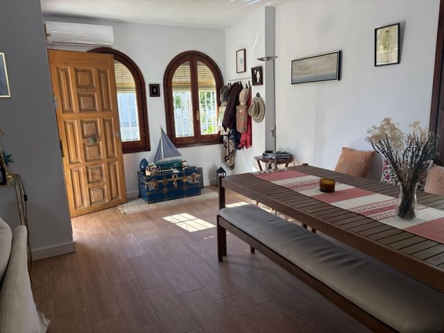 4 bedroom Semi-detached Villa for sale in Torremolinos with garage - € 589,000 (Ref: 10019281)