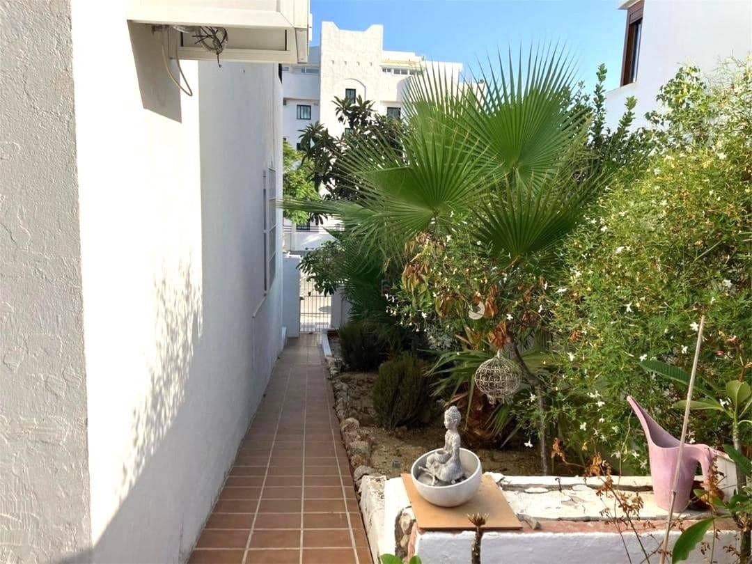 4 bedroom Semi-detached Villa for sale in Torremolinos with garage - € 589,000 (Ref: 10019281)