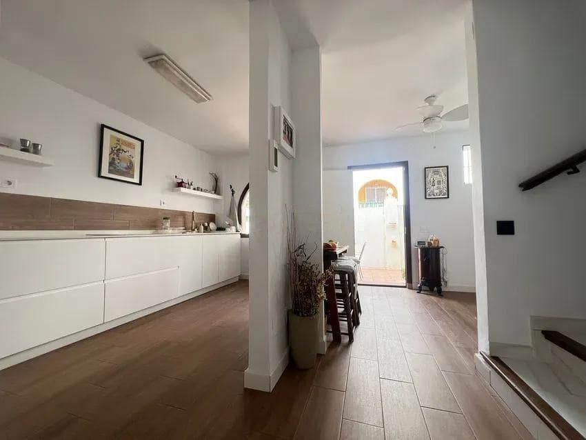 4 bedroom Semi-detached Villa for sale in Torremolinos with garage - € 589,000 (Ref: 10019281)