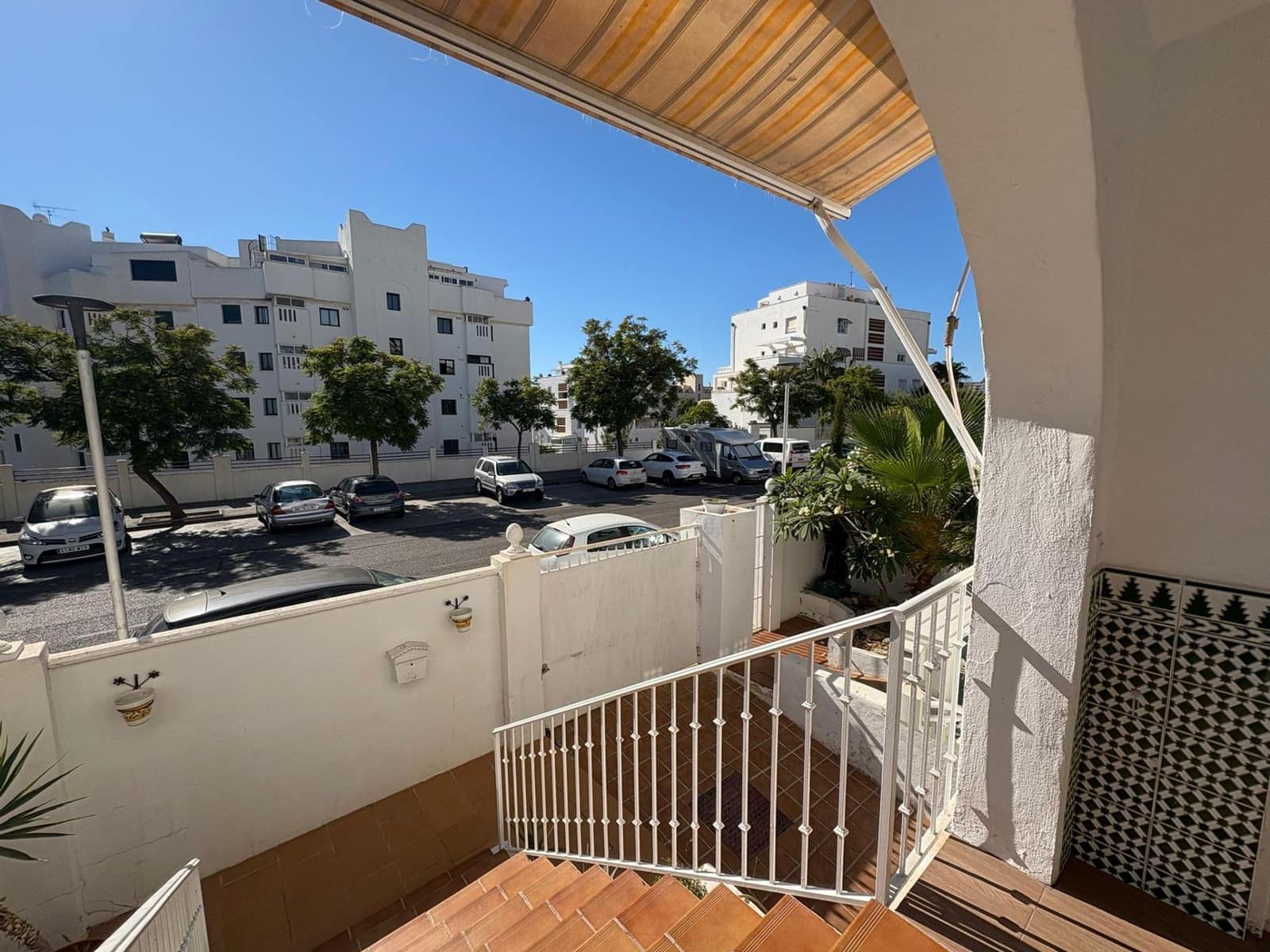 4 bedroom Semi-detached Villa for sale in Torremolinos with garage - € 589,000 (Ref: 10019281)