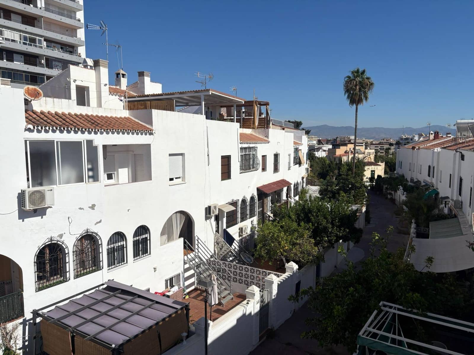 4 bedroom Semi-detached Villa for sale in Torremolinos with garage - € 589,000 (Ref: 10019281)