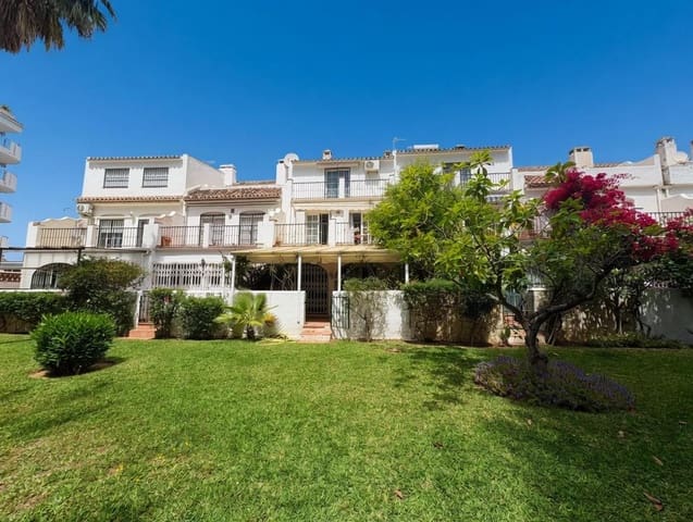 5 slaapkamer Rijtjeshuis te koop in Los Boliches , Fuengirola met zwembad - € 470.000 (Ref: 10019282)