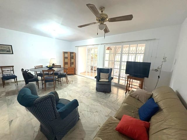 5 slaapkamer Rijtjeshuis te koop in Los Boliches , Fuengirola met zwembad - € 470.000 (Ref: 10019282)