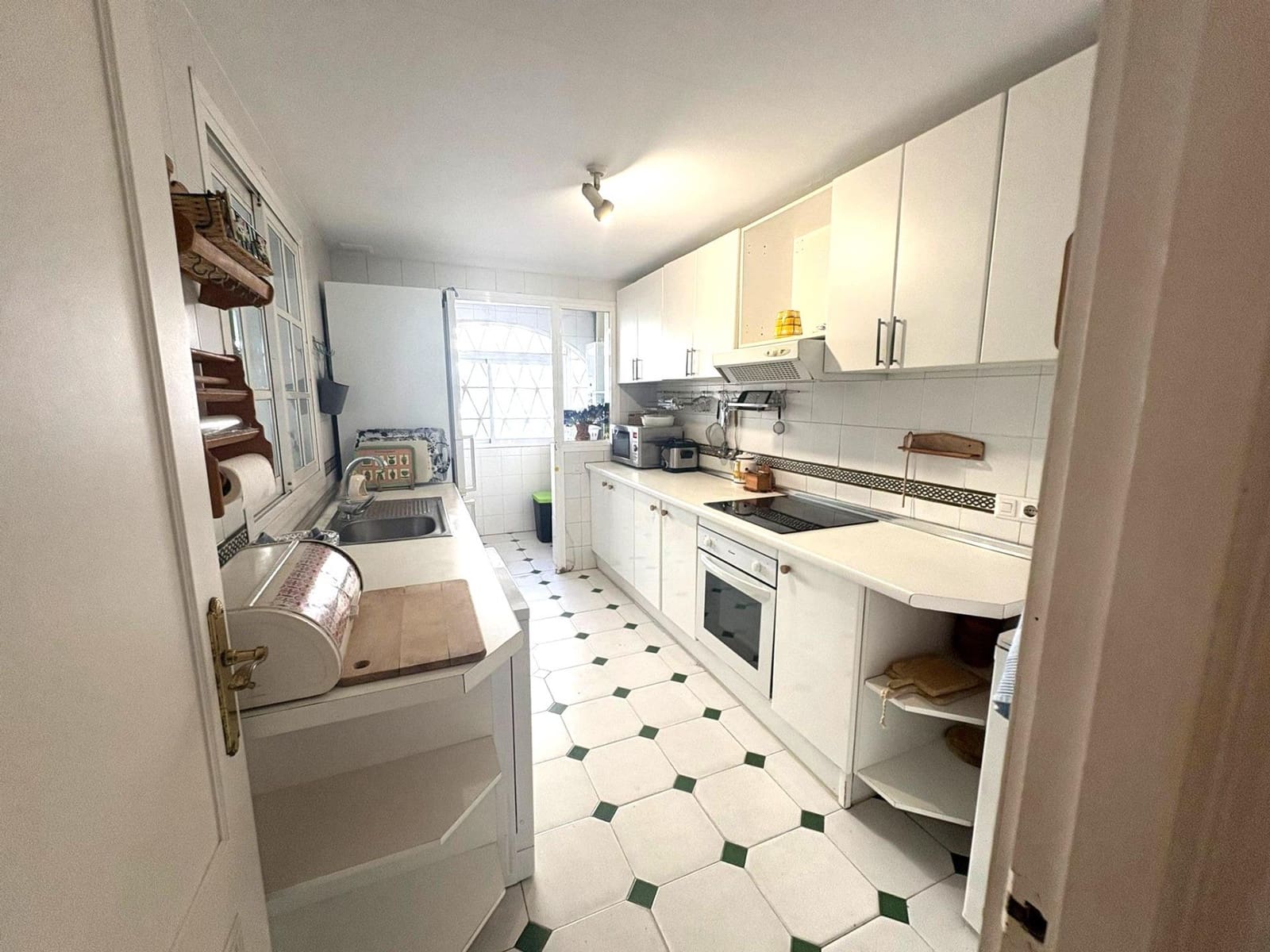 5 slaapkamer Rijtjeshuis te koop in Fuengirola met zwembad - € 470.000 (Ref: 10019282)
