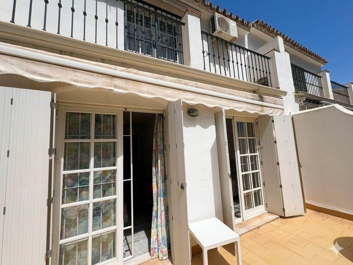 5 slaapkamer Rijtjeshuis te koop in Fuengirola met zwembad - € 470.000 (Ref: 10019282)