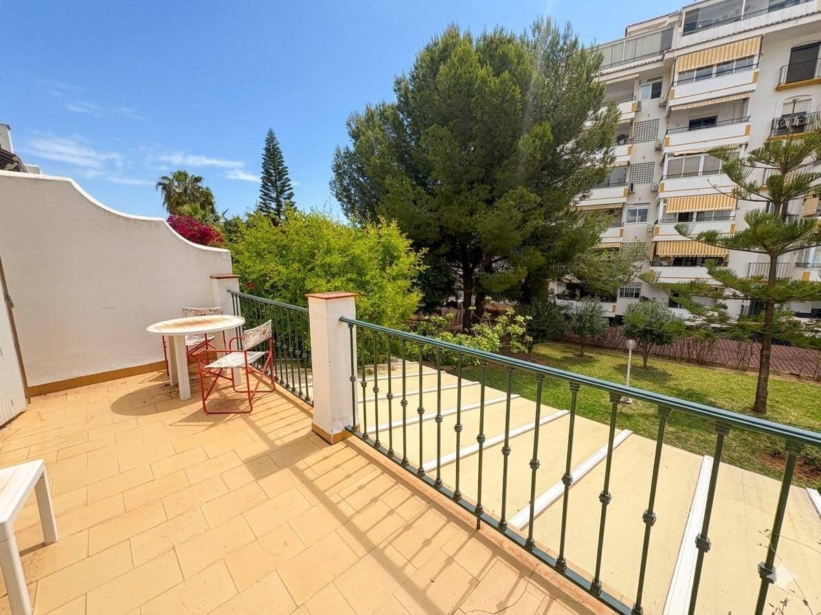 5 slaapkamer Rijtjeshuis te koop in Fuengirola met zwembad - € 470.000 (Ref: 10019282)