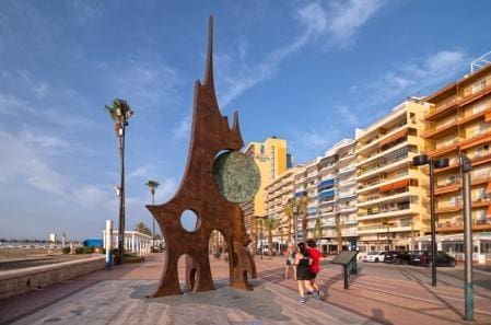 5 slaapkamer Rijtjeshuis te koop in Fuengirola met zwembad - € 470.000 (Ref: 10019282)