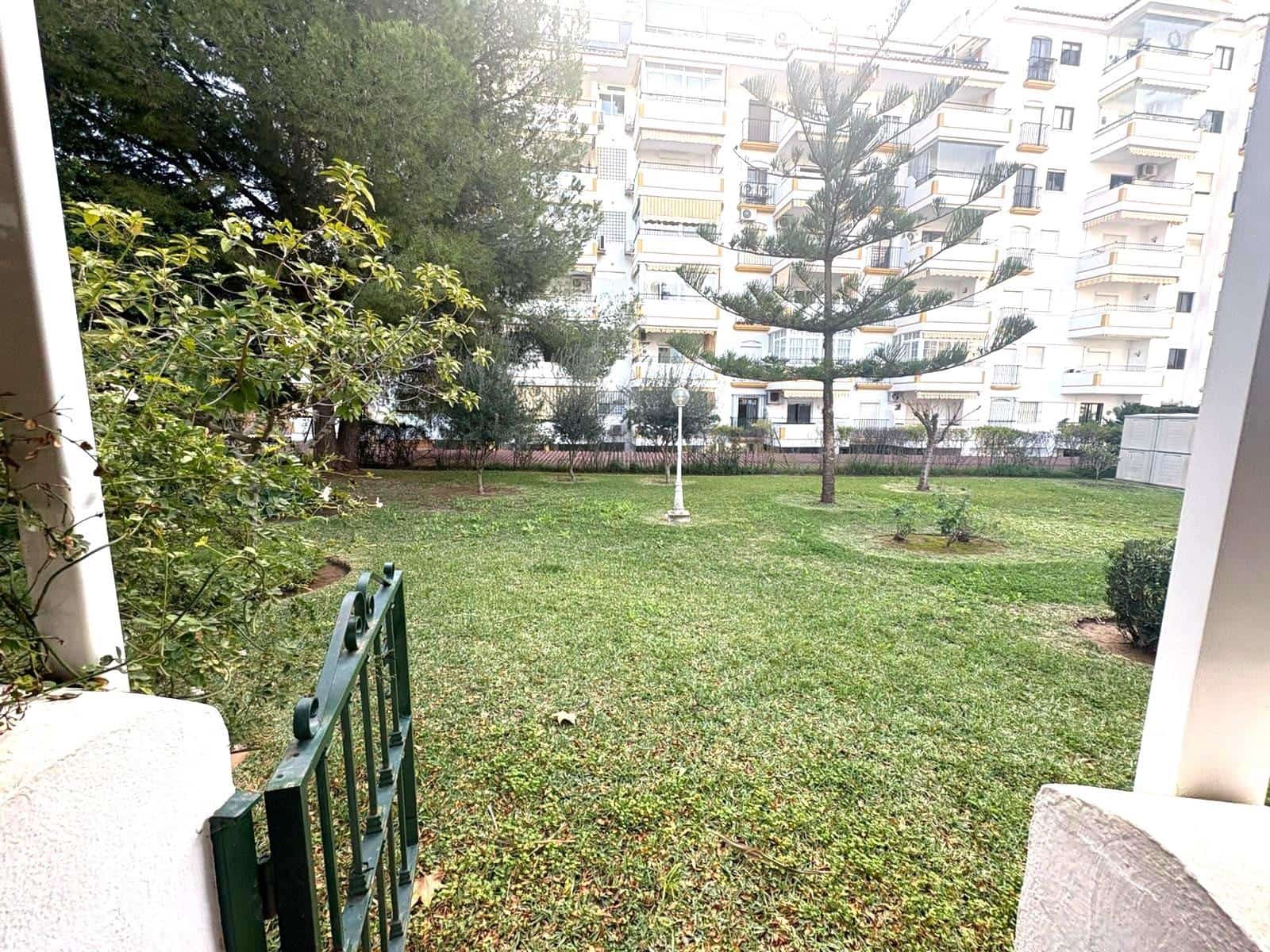 5 slaapkamer Rijtjeshuis te koop in Fuengirola met zwembad - € 470.000 (Ref: 10019282)