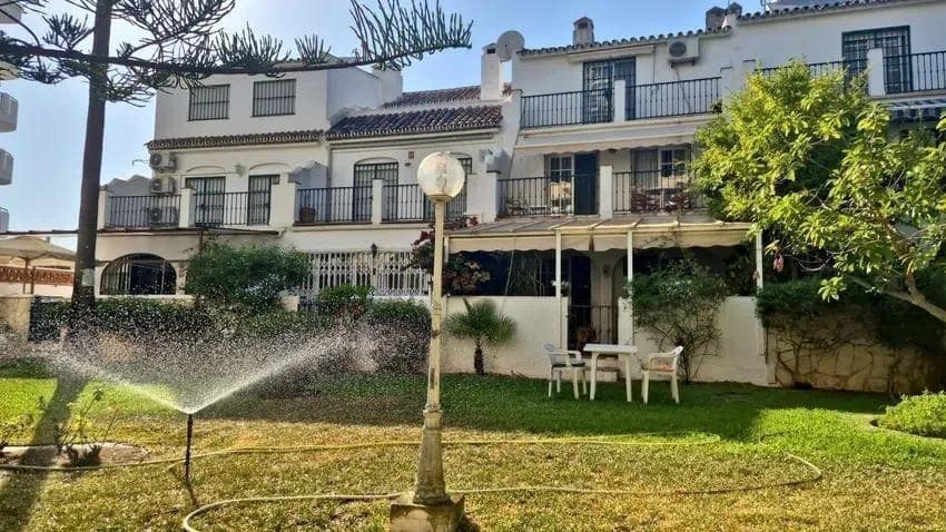 5 slaapkamer Rijtjeshuis te koop in Fuengirola met zwembad - € 470.000 (Ref: 10019282)