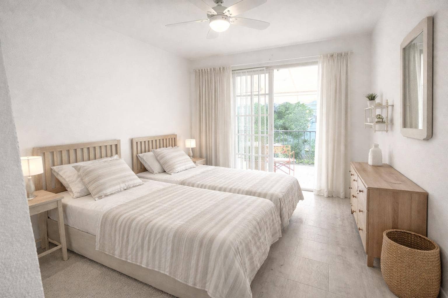 5 slaapkamer Rijtjeshuis te koop in Fuengirola met zwembad - € 470.000 (Ref: 10019282)