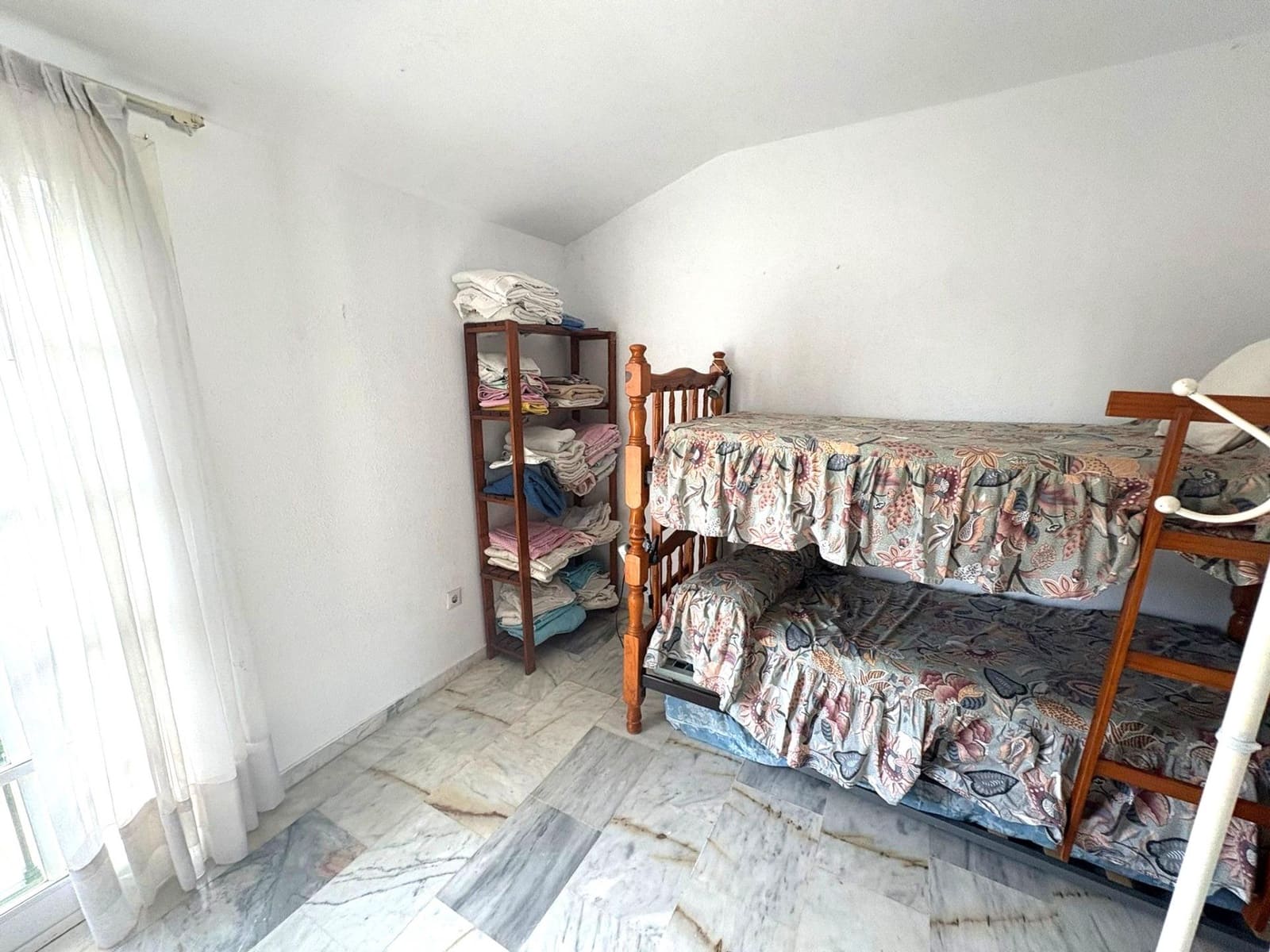5 slaapkamer Rijtjeshuis te koop in Fuengirola met zwembad - € 470.000 (Ref: 10019282)