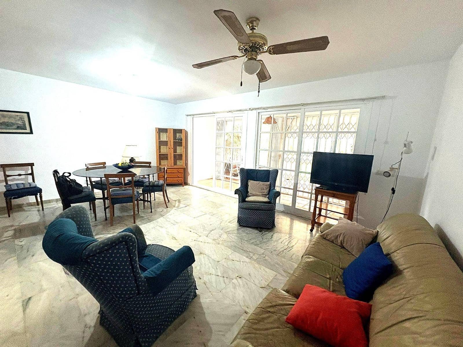 5 slaapkamer Rijtjeshuis te koop in Fuengirola met zwembad - € 470.000 (Ref: 10019282)
