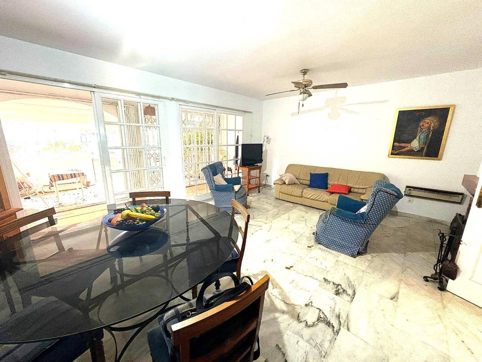 5 slaapkamer Rijtjeshuis te koop in Fuengirola met zwembad - € 470.000 (Ref: 10019282)