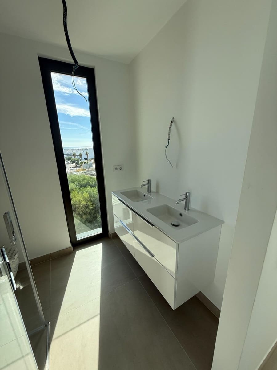 3 bedroom Penthouse for sale in Estepona with pool - € 1,100,000 (Ref: 10019285)