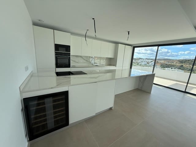 3 bedroom Penthouse for sale in Estepona with pool - € 1,100,000 (Ref: 10019285)