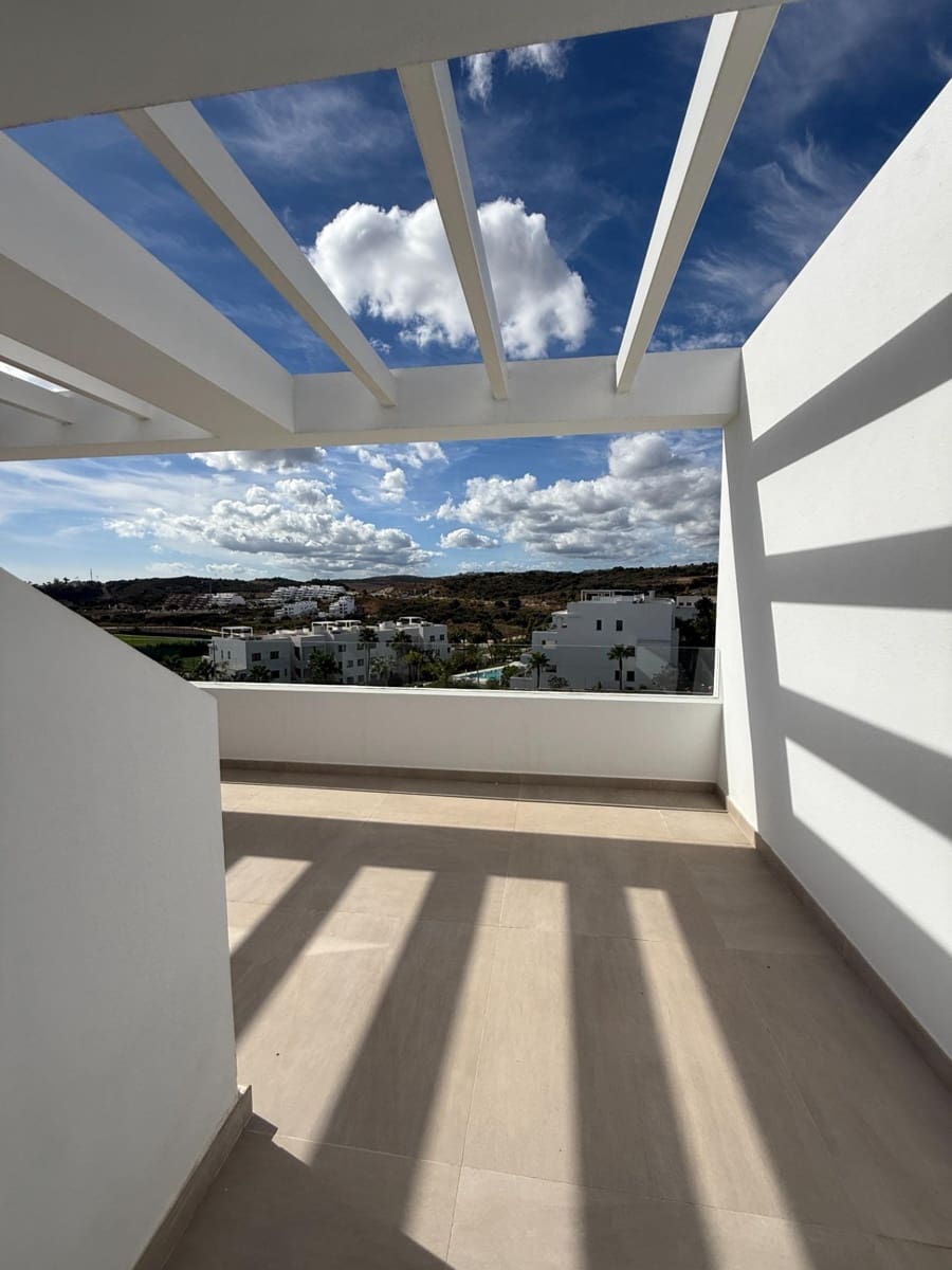 3 bedroom Penthouse for sale in Estepona with pool - € 1,100,000 (Ref: 10019285)