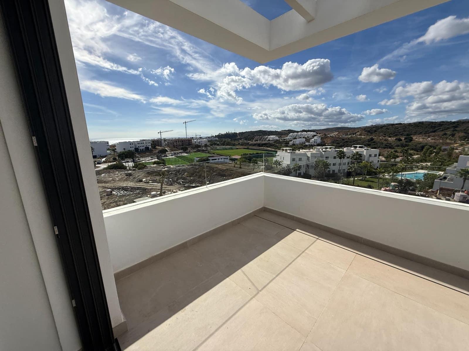 3 bedroom Penthouse for sale in Estepona with pool - € 1,100,000 (Ref: 10019285)