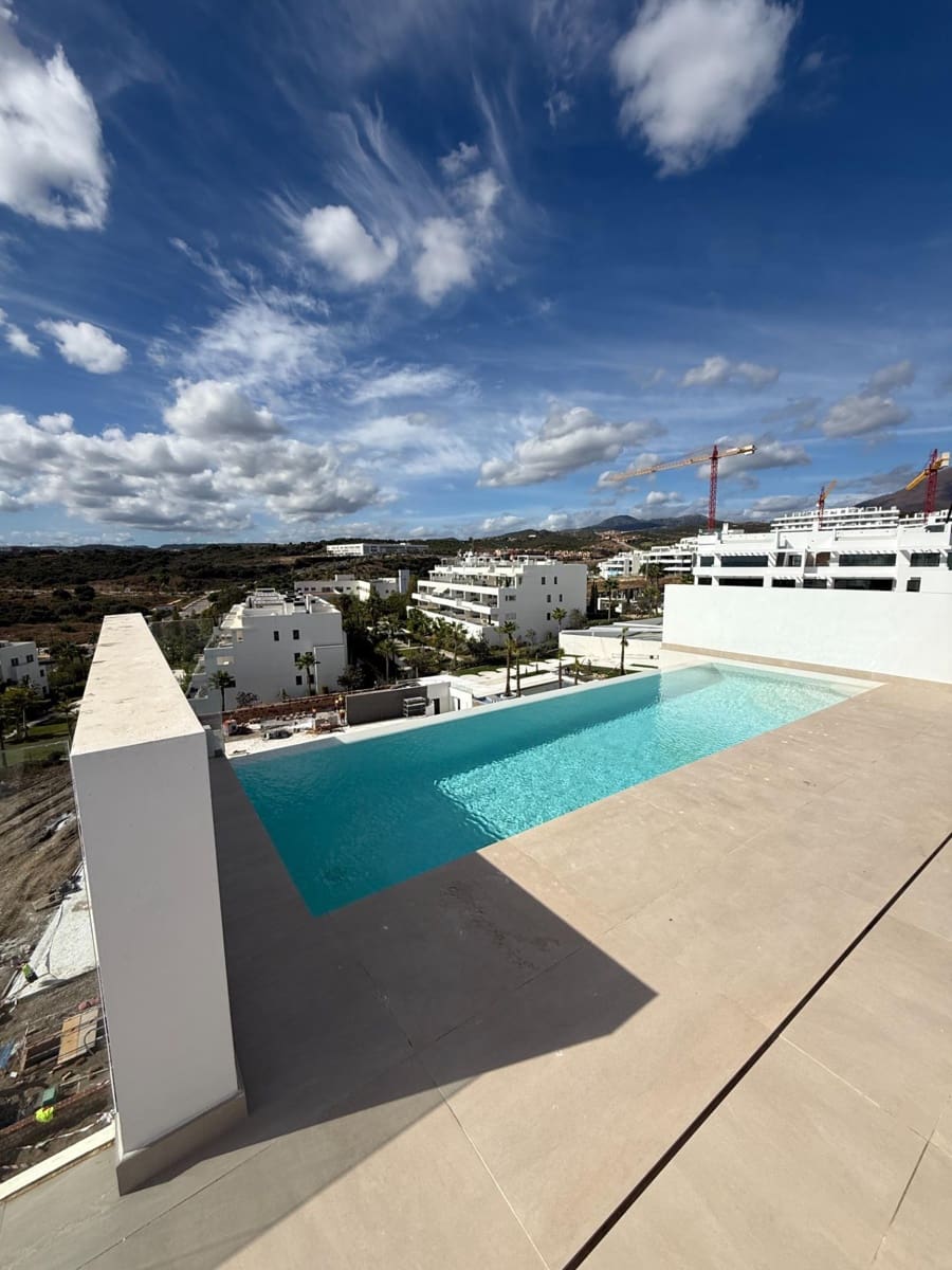 3 bedroom Penthouse for sale in Estepona with pool - € 1,100,000 (Ref: 10019285)