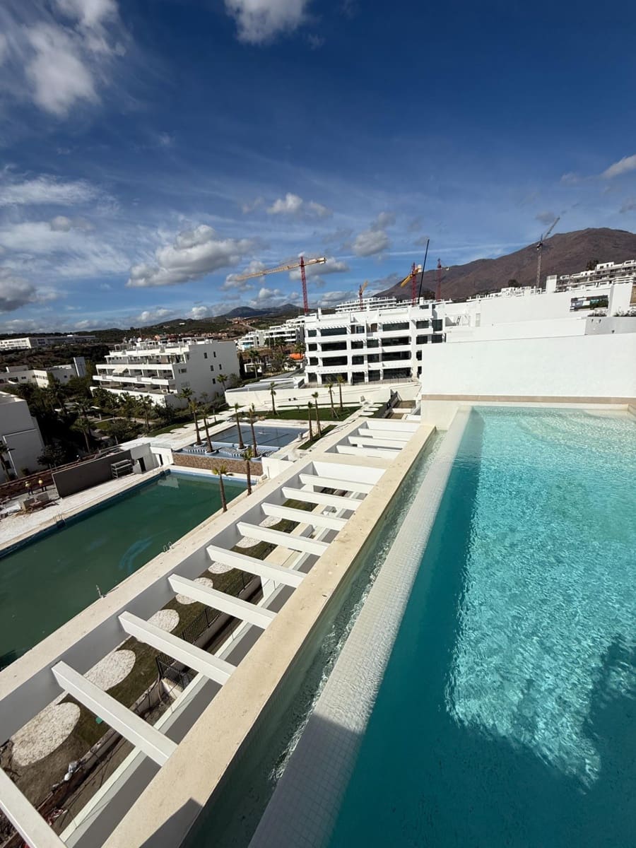 3 bedroom Penthouse for sale in Estepona with pool - € 1,100,000 (Ref: 10019285)