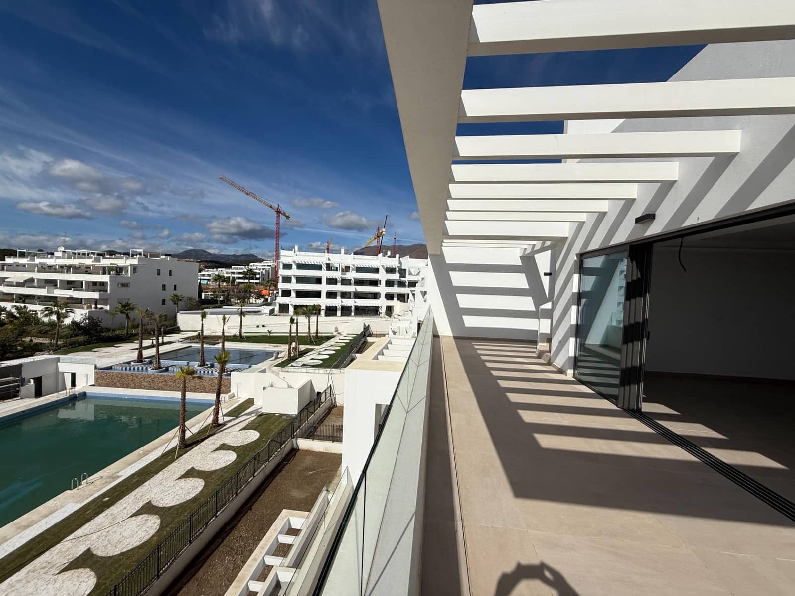 3 bedroom Penthouse for sale in Estepona with pool - € 1,100,000 (Ref: 10019285)