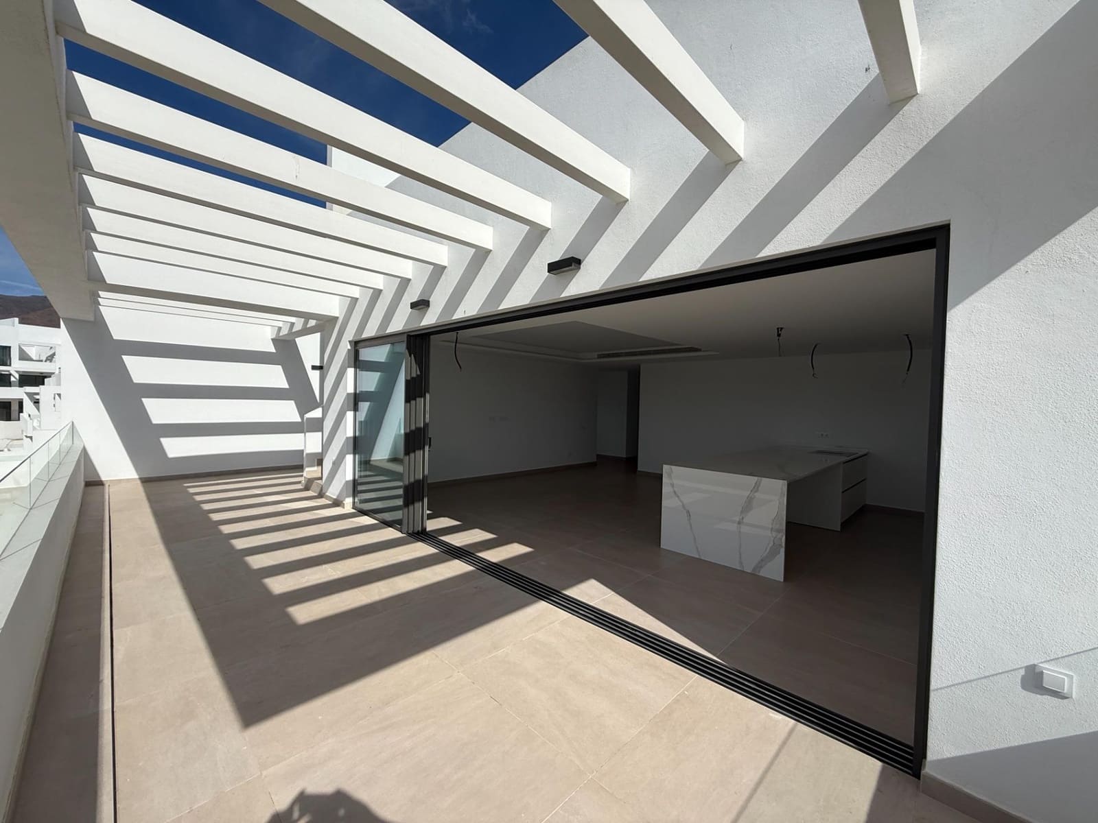 3 bedroom Penthouse for sale in Estepona with pool - € 1,100,000 (Ref: 10019285)