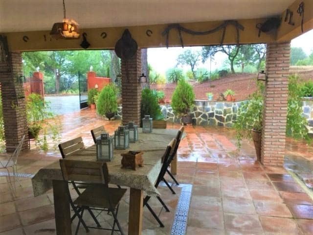 7 bedroom Finca/Country House for sale in Villaviciosa de Cordoba - € 490,000 (Ref: 10019286)