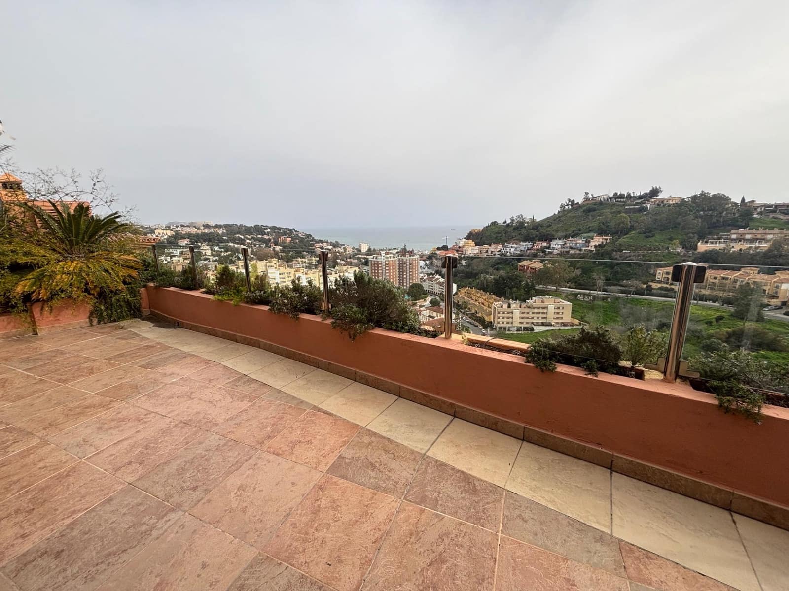 4 makuuhuone Paritalo myytävänä paikassa Puerto de la Torre mukana 
autotalli - 2 740 000 € (Ref: 10019296)