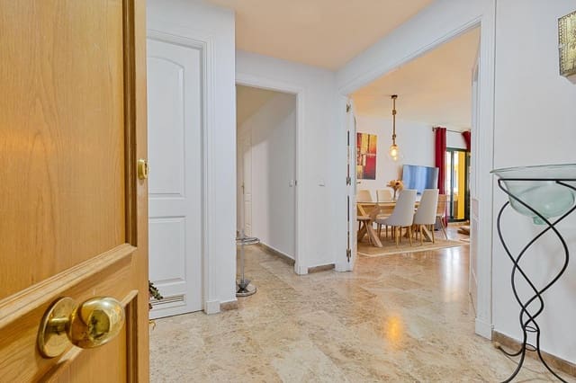 3 soveværelse Lejlighed til salg i San Pedro de Alcantara, Marbella med garage - € 690.000 (Ref: 10019298)