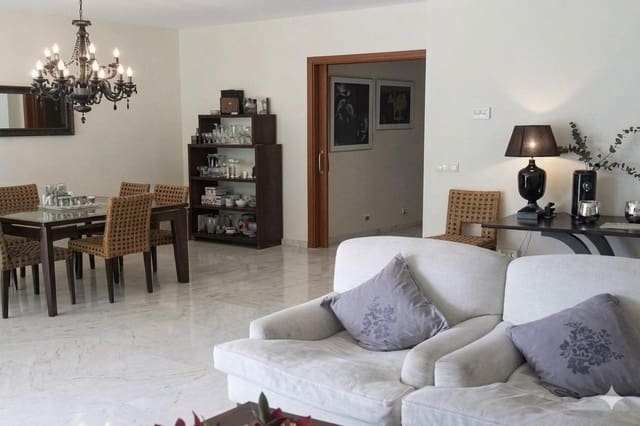 4 bedroom Penthouse for sale in Marbella with pool garage - € 595,000 (Ref: 10019301)