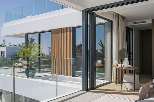 4 bedroom Villa for sale in Marbella with pool garage - € 3,750,000 (Ref: 10019305)