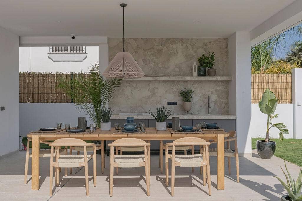 4 bedroom Villa for sale in Marbella with pool garage - € 3,750,000 (Ref: 10019305)