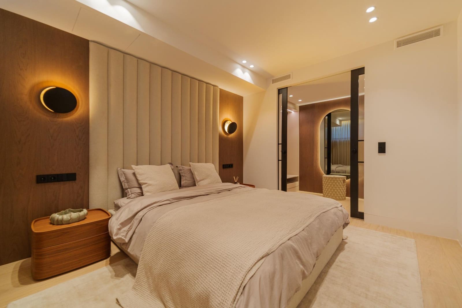 4 bedroom Villa for sale in Marbella with pool garage - € 3,750,000 (Ref: 10019305)
