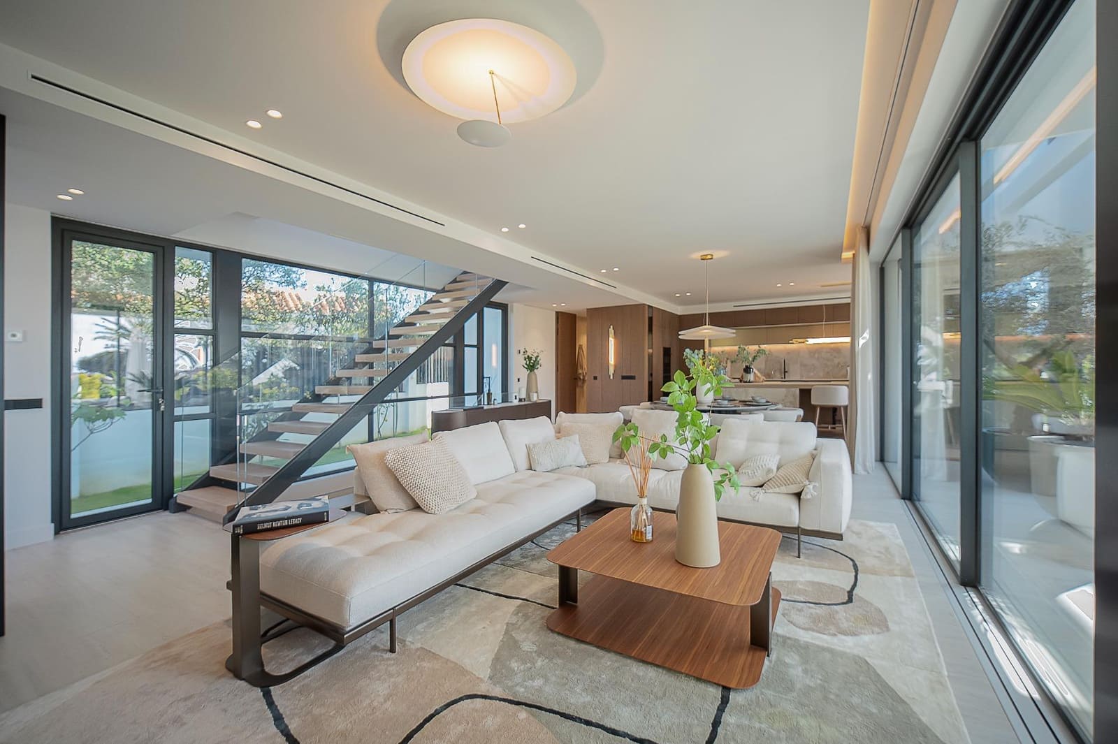 4 bedroom Villa for sale in Marbella with pool garage - € 3,750,000 (Ref: 10019305)