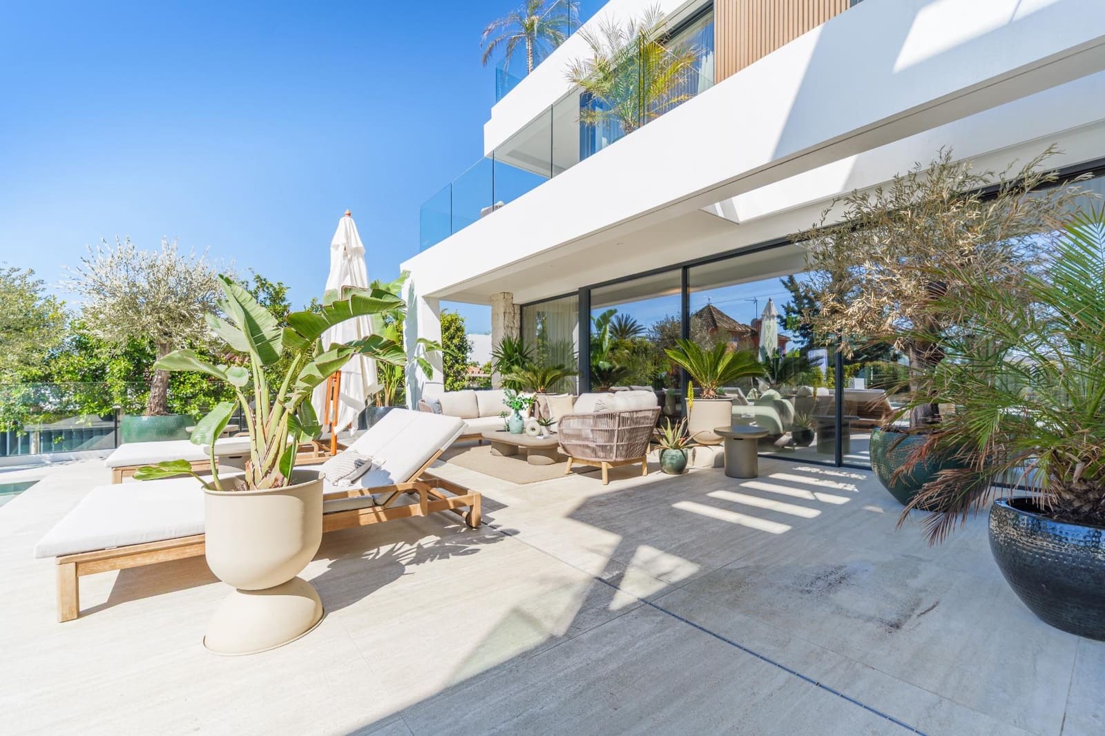 4 bedroom Villa for sale in Marbella with pool garage - € 3,750,000 (Ref: 10019305)