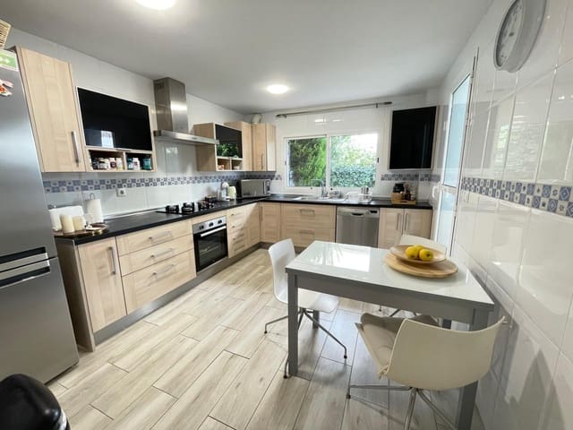 4 sovrum Radhus till salu i Torremolinos med pool garage - 599 000 € (Ref: 10019317)