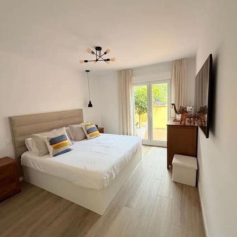 2 makuuhuone Kattohuoneisto myytävänä paikassa La Reserva, Marbella mukana uima-altaan 
autotalli - 450 000 € (Ref: 10019319)