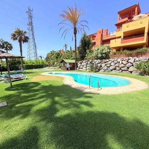 2 makuuhuone Kattohuoneisto myytävänä paikassa La Reserva, Marbella mukana uima-altaan 
autotalli - 450 000 € (Ref: 10019319)