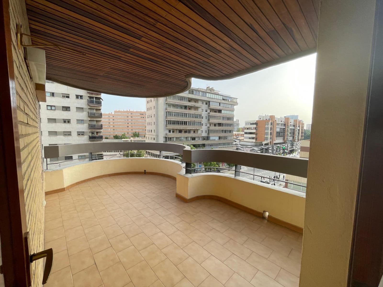 4 slaapkamer Appartement te koop in Malaga stad met garage - € 799.000 (Ref: 10019324)
