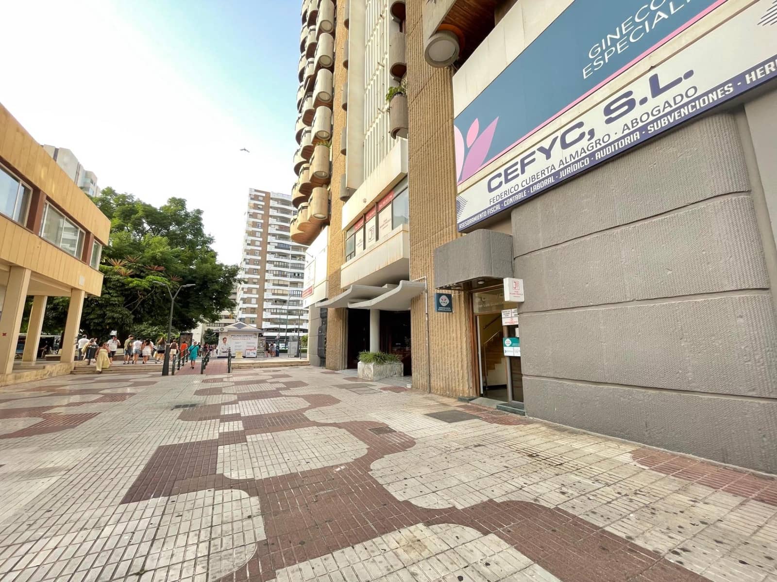 4 slaapkamer Appartement te koop in Malaga stad met garage - € 799.000 (Ref: 10019324)