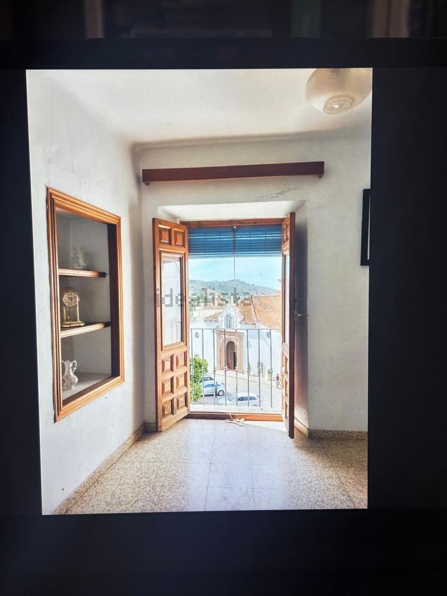 5 slaapkamer Villa te koop in Competa met zwembad garage - € 225.000 (Ref: 10019325)