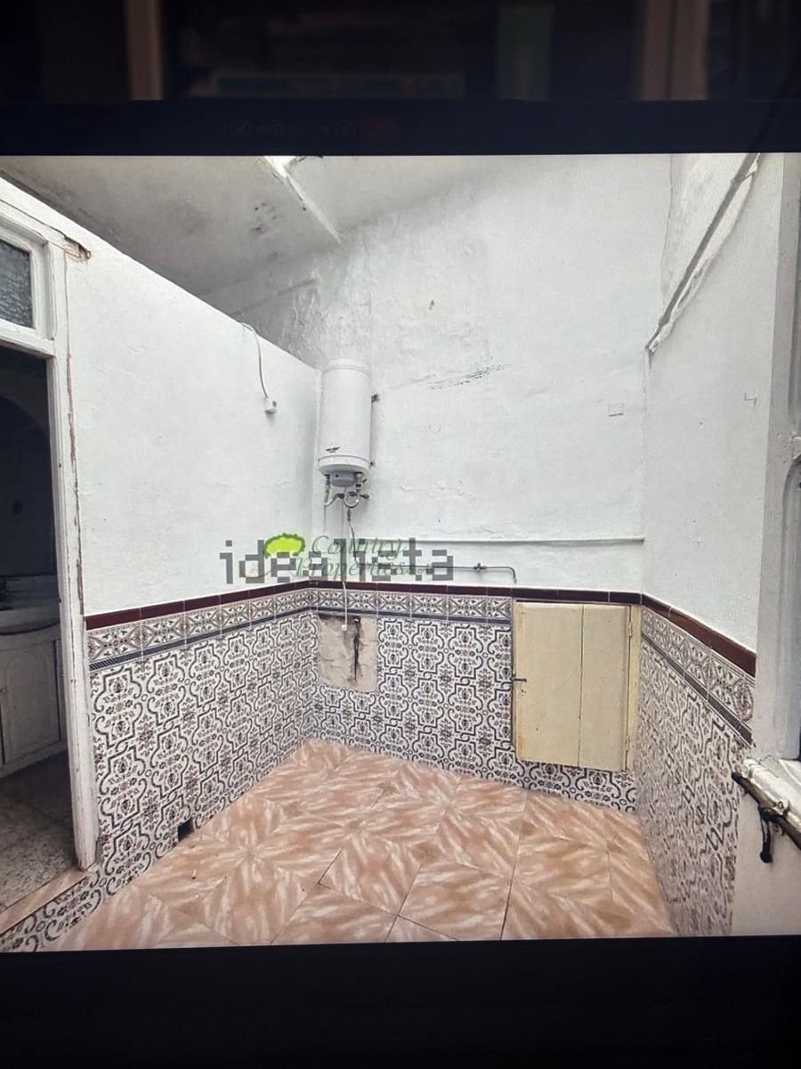 5 slaapkamer Villa te koop in Competa met zwembad garage - € 225.000 (Ref: 10019325)