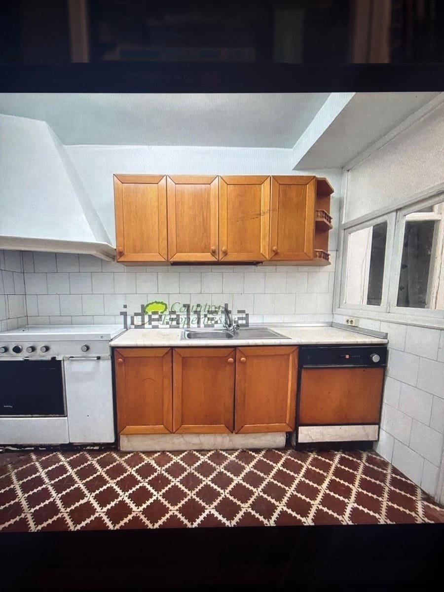 5 slaapkamer Villa te koop in Competa met zwembad garage - € 225.000 (Ref: 10019325)