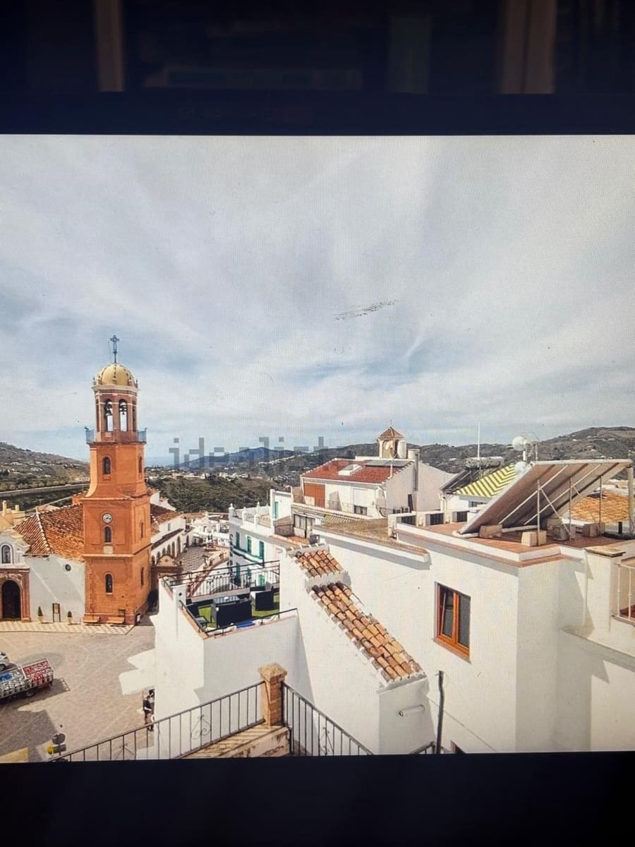 5 slaapkamer Villa te koop in Competa met zwembad garage - € 225.000 (Ref: 10019325)