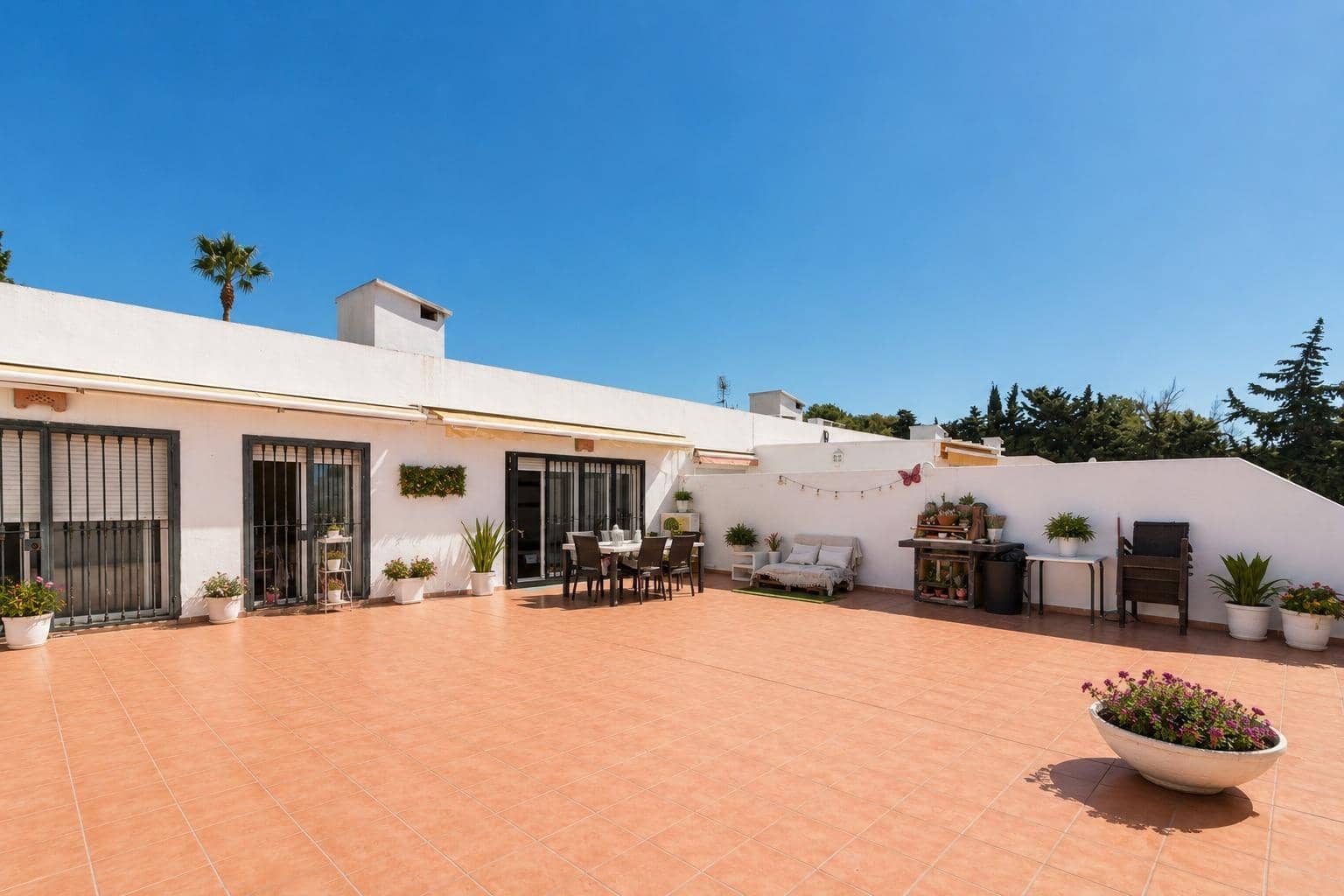 2 soverom Leilighet til salgs i Marbella med svømmebasseng garasje - € 395 000 (Ref: 10019328)