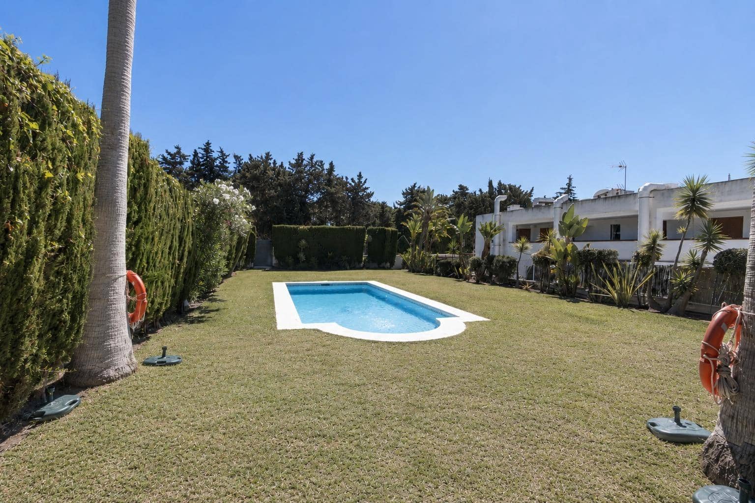 2 soverom Leilighet til salgs i Marbella med svømmebasseng garasje - € 395 000 (Ref: 10019328)