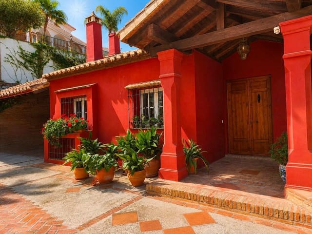 5 bedroom Villa for sale in Torrequebrada, Benalmádena with pool garage - € 3,500,000 (Ref: 10019332)