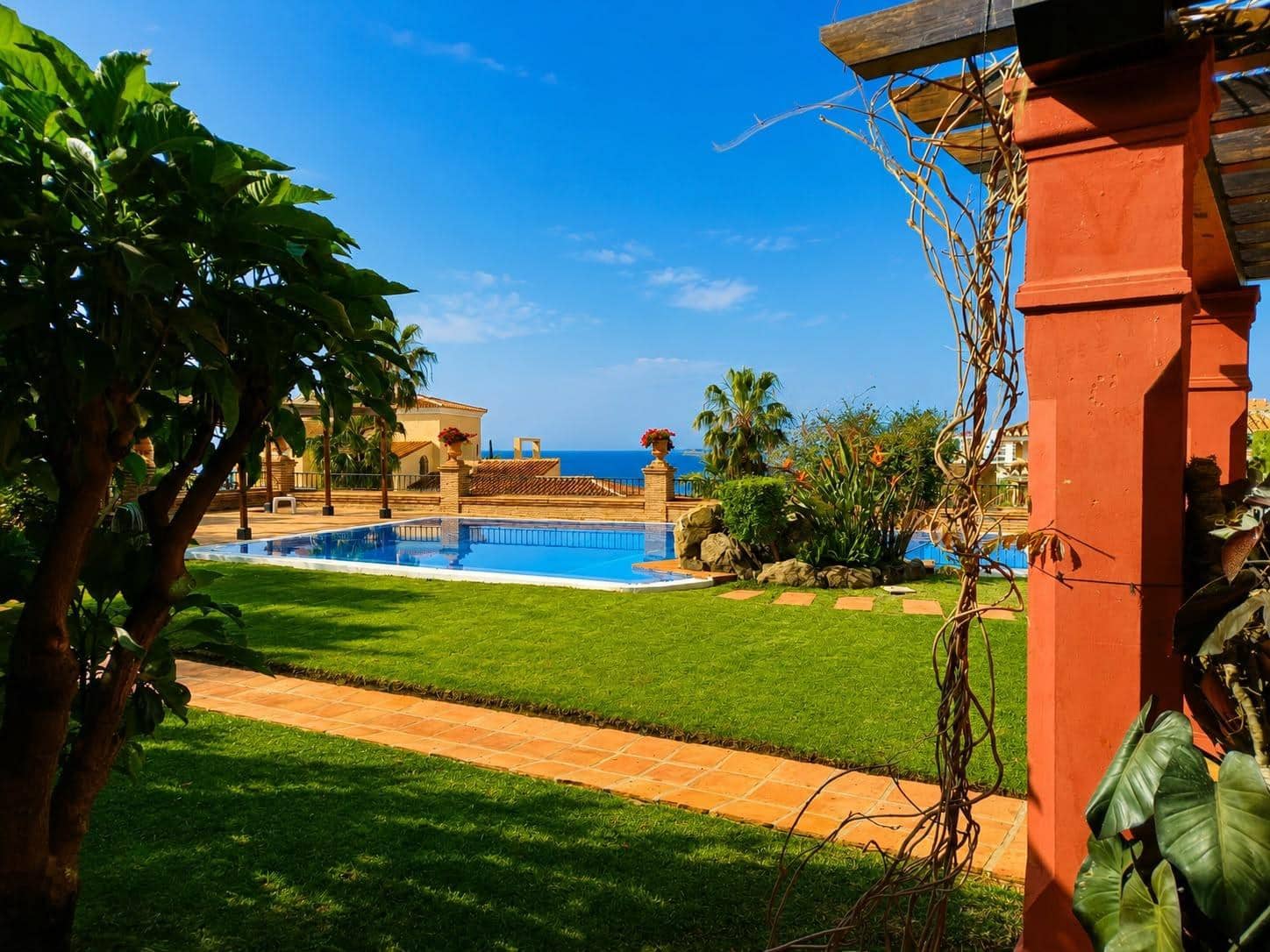 5 bedroom Villa for sale in Torrequebrada with pool garage - € 3,500,000 (Ref: 10019332)