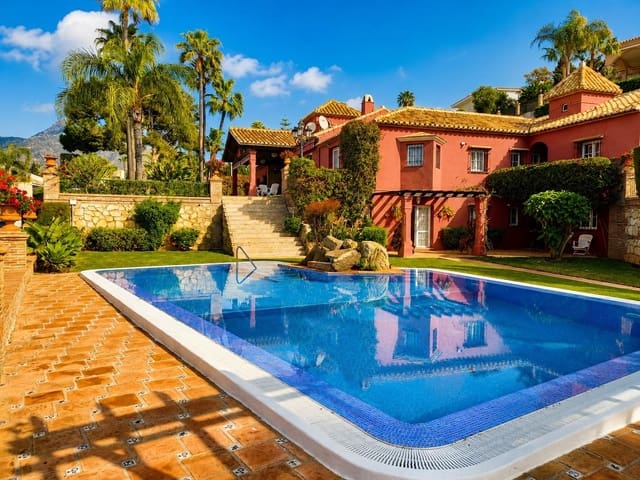 5 bedroom Villa for sale in Torrequebrada, Benalmádena with pool garage - € 3,500,000 (Ref: 10019332)