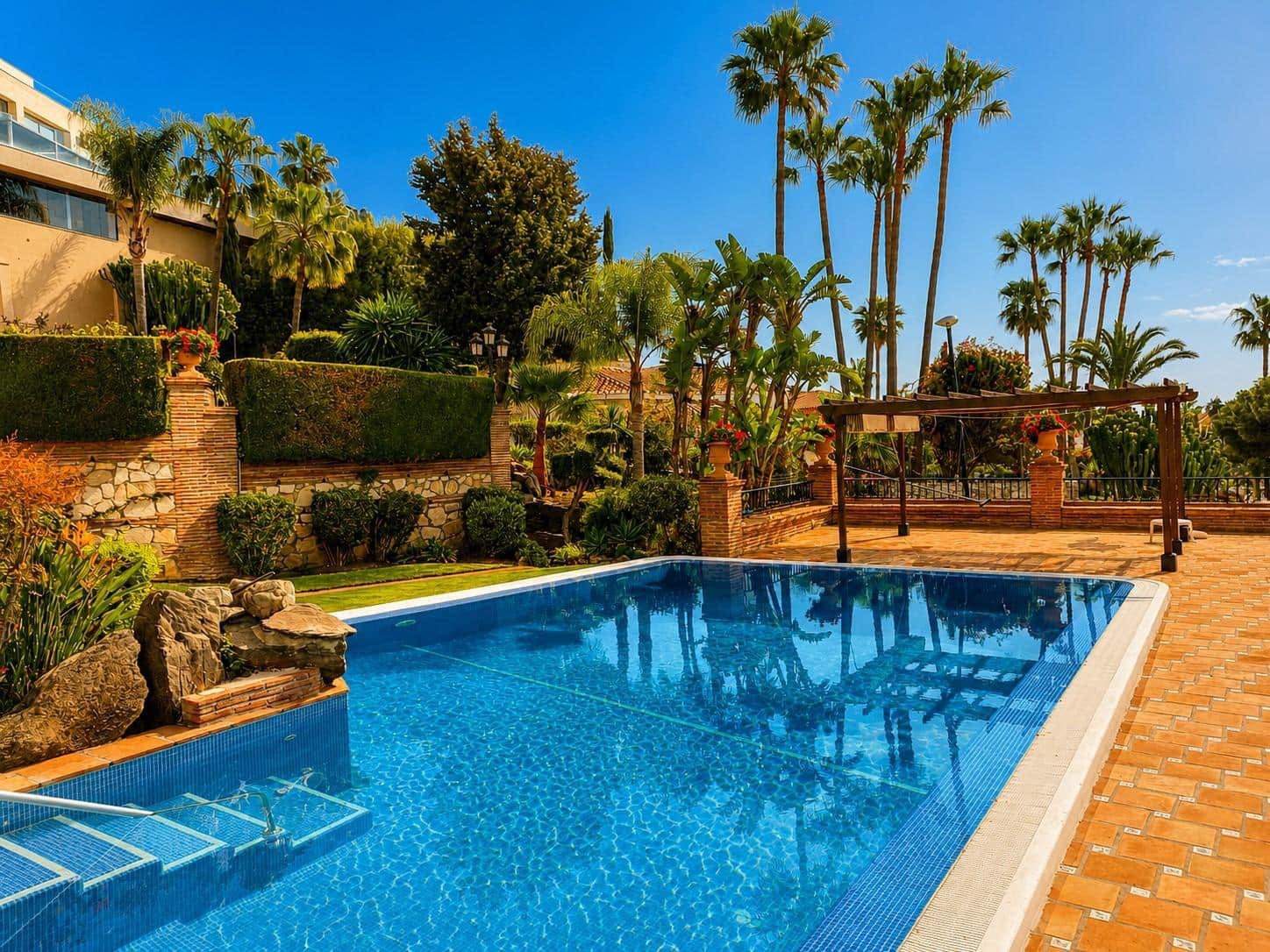 5 bedroom Villa for sale in Torrequebrada with pool garage - € 3,500,000 (Ref: 10019332)